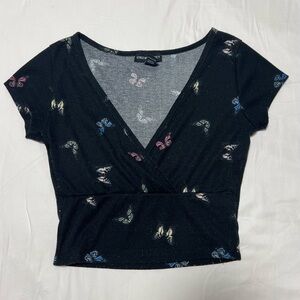 Streetwear Society S Butterfly V-neck Tee.